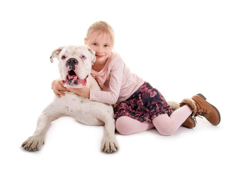 Kleines Mädchen und großer Hund