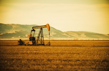 Oil Pump on Prairie