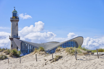 Teepott und Alter Leuchtturm Rostock-Warnemünde, Mecklenburg-Vorpommern, Ostee, Deutschland