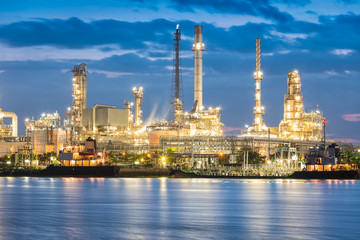 Obraz premium Oil gas refinery plant. May called petroleum, production or petrochemical plant. Industrial factory construction from engineering technology with steel pipe, pipeline, tank. Business for power energy.