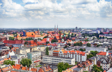 Fototapeta na wymiar Panorama of the old town in Wroclaw