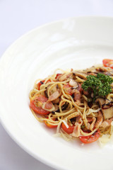 Spaghetti with dried chilli and bacon