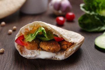 falafel in pita bread