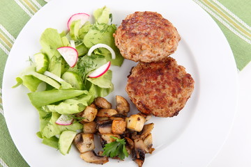 meatballs with sauce and lettuce