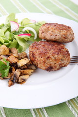 meatballs with sauce and lettuce