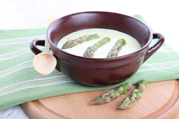 Asparagus cream soup
