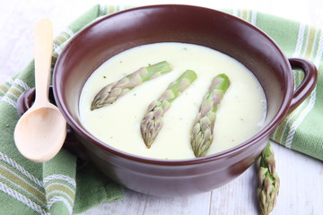 Asparagus cream soup