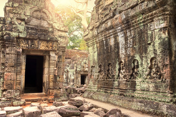 Fototapeta na wymiar Ruins of ancient temple lost in jungle