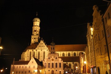 Fototapeta na wymiar Augsburg bei Nacht