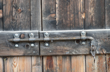 portone in legno