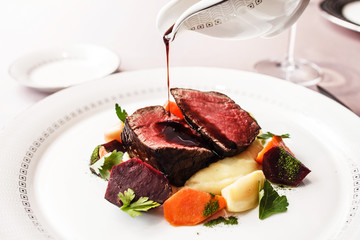steak with vegetables
