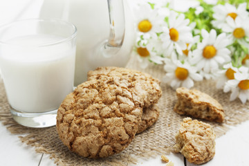 Milk and oatmeal cookies