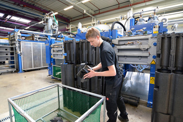 Herstellung von Styroporteilen in der Industrie