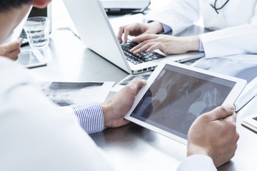 Doctors have the electronic tablet