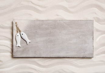 Hintergrund Holz mit einem Fisch Paar als Dekoration