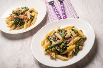 pasta with chickpeas asparagus and spinach