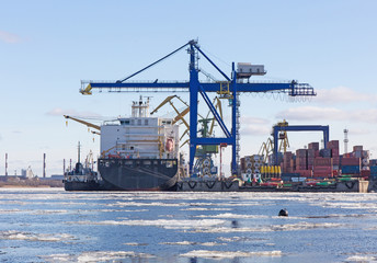 marine cargo port
