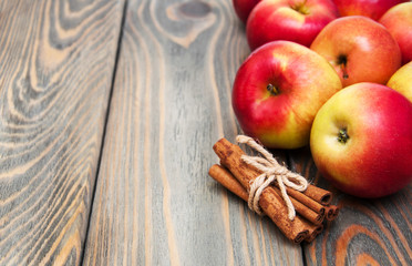 fresh red apples with cinnamon