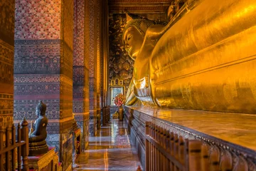 Zelfklevend Fotobehang buddha Wat Pho temple bangkok Thailand © snaptitude