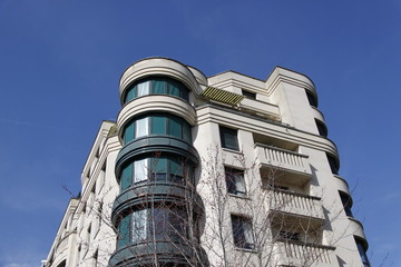Immeuble moderne à Paris 
