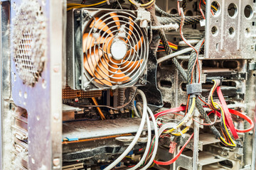 The main components of the outdated, dusty and non-working pc