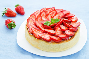 cake with strawberries and cream cheese