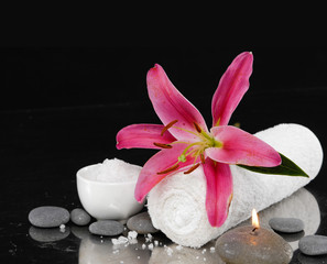 Spa feeling with towel, pink lily