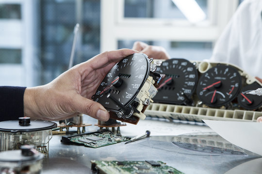 Company that the development of the speedometer