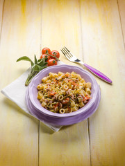 pasta with tuna zucchinis and tomatoes