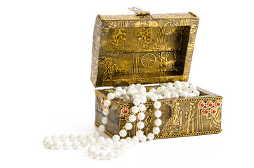 Schmuckk&auml;stchen mit Perlenkette