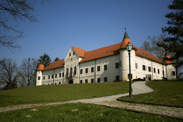 Naklejka premium old castle and park near zagreb