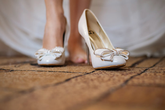 Bride Dressing Shoes