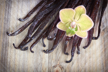 Vanilla sticks and orchid