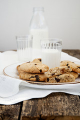 Oatmeal cookies with milk
