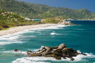 Hermosas playas Caribeñas de aguas cristalinas en el Parque Nacional Tayrona localizado en la Costa Atlántica de Colombia