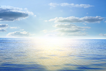 Obraz premium Blue sky,sun and sea