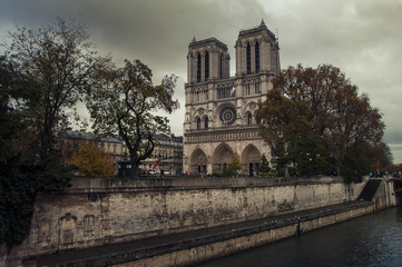 Fototapeta na wymiar Notre Dame Cathedral in autumn in Paris