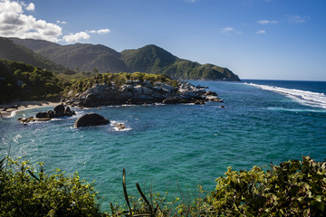 Hermosas playas Caribeñas de aguas cristalinas en el Parque Nacional Tayrona localizado en la Costa Atlántica de Colombia
