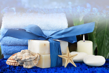 sapone e bolle di sapone igiene bagno