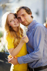Obraz premium Young beautiful romantic couple