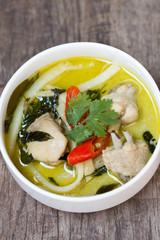 Green chicken curry