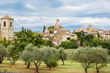 Fototapeta na wymiar Provence village Gordes scenic overlook
