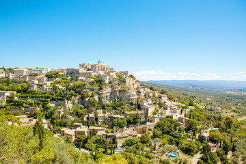 Fototapeta na wymiar View on Gordes, a small typical town in Provence, France
