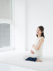 若い妊婦