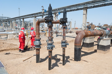 Construction of oil pipelines