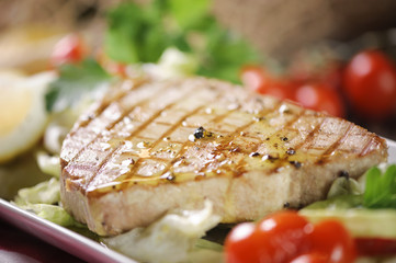 Grilled tuna steak