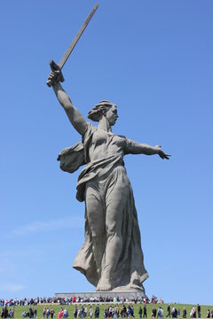 Памятник, монумент Родина-мать зовет!