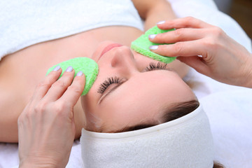 Cleansing peeling at the beauty salon.