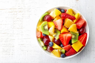 Crédence de cuisine en verre imprimé Fruits Salade de fruits frais