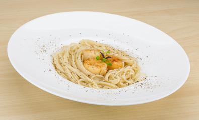 Pasta with scallops